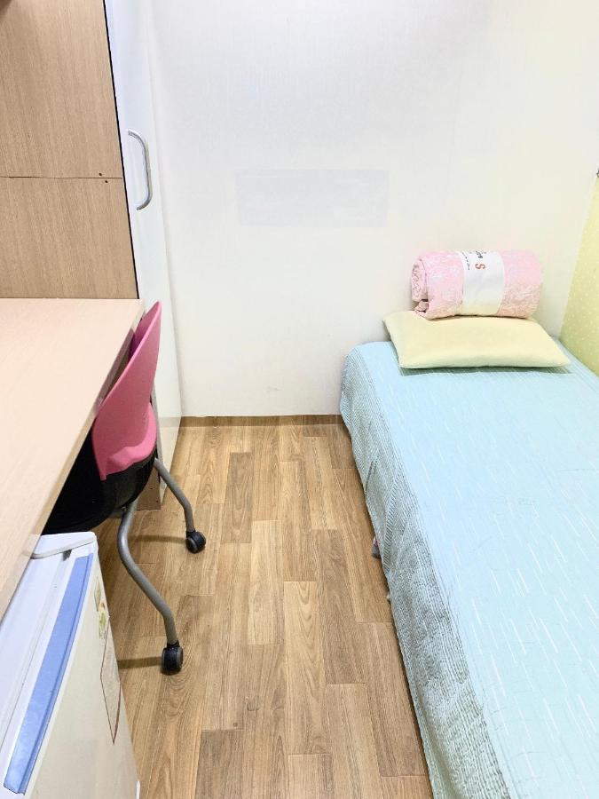 Hostel Living Castle Hongdae Seul Zewnętrze zdjęcie