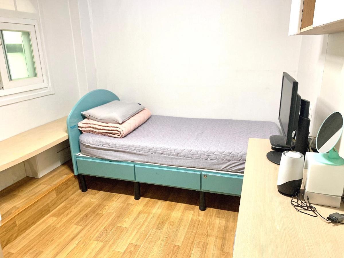 Hostel Living Castle Hongdae Seul Zewnętrze zdjęcie